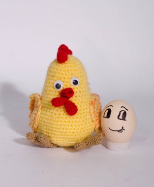 Yumurta farklı, beyaz, renkli, benekli tavuk, yumurta, bıldırcın, farklı renk, gıda, gıda olarak değerli bir ürün olarak yeni bir hayata doğuşu olarak olarak benekli