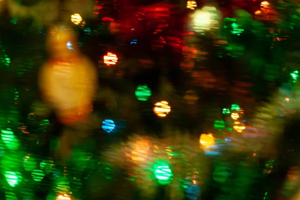 Blåa gnistor av ljus på julgran, granljus — Stockfoto