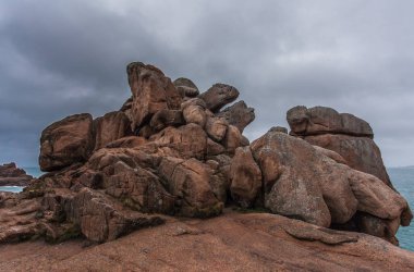 Perros Guirec, Ploumanac 'h Deniz feneri, Mean Ruz Deniz feneri, la Manche, kışın kayalar ve dalgalar