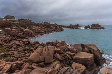 Perros Guirec, Ploumanac 'h Deniz feneri, Mean Ruz Deniz feneri, la Manche, kışın kayalar ve dalgalar