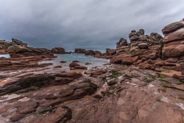 Perros Guirec, Ploumanac 'h Deniz feneri, Mean Ruz Deniz feneri, la Manche, kışın kayalar ve dalgalar