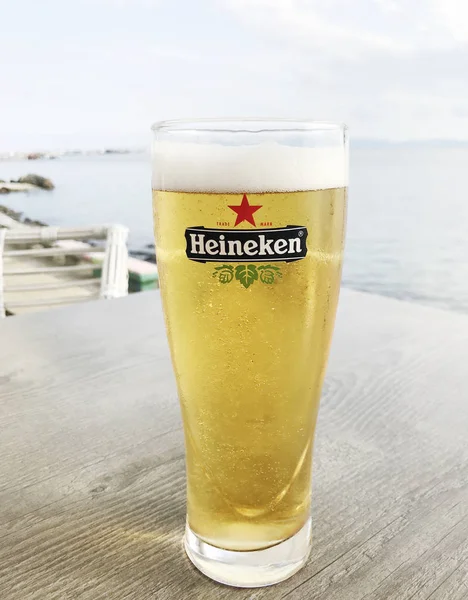 Pomorie Bulgaria Mayo 2018 Heineken Lager Cerveza Producida Por Empresa —  Fotos de Stock