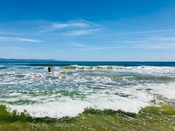 Pomorie Bulgarien Maj 2018 Visa Människor Umgås Stranden — Stockfoto