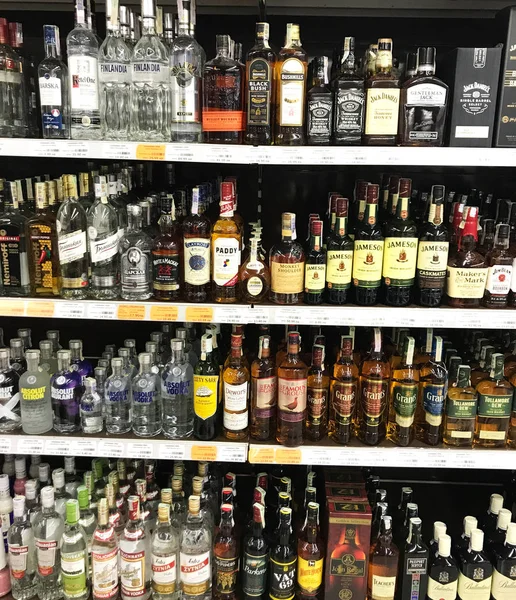 Pomorie Bulgaria Mayo 2018 Productos Alcohólicos Supermercado —  Fotos de Stock