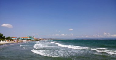 Ahyolu, Bulgaristan - 10 Haziran 2018: İnsanlar plajda.