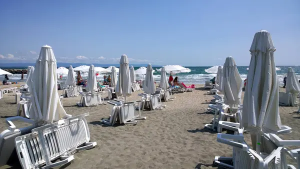 Pomorie Bulgarien Juni 2018 Personer Stranden — Stockfoto