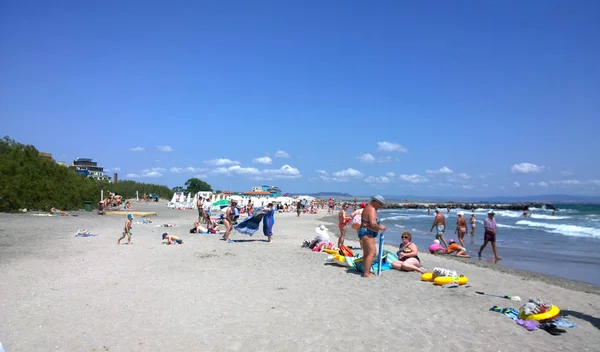 Pomorie Bulgaria Giugno 2018 Gente Spiaggia — Foto Stock