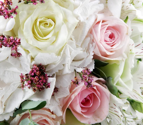 Güzel düğün buketi - renkli görüntü
