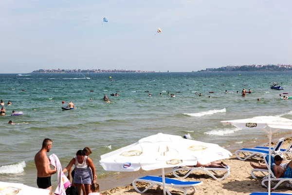 サニー ビーチはネセバル自治体 ブルガス州のブルガスの北約 に位置するブルガリアの黒海の海岸に主要な海辺のリゾート地 サニービーチ ブルガリア 2018 — ストック写真