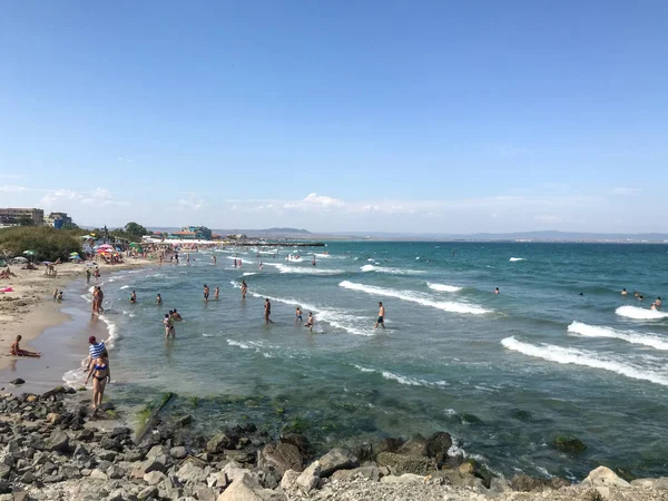 Поморьє Болгарія Серпня 2018 Людей Відпочинку Пляжі — стокове фото