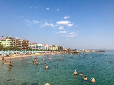 Ahyolu, Bulgaristan - 03 Eylül 2018: Rahatlatıcı insanlar sahilde.