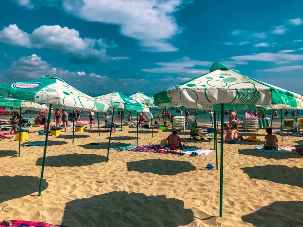 Pomorie Bulgaria September 2018 People Relaxing Beach — Stock Photo, Image