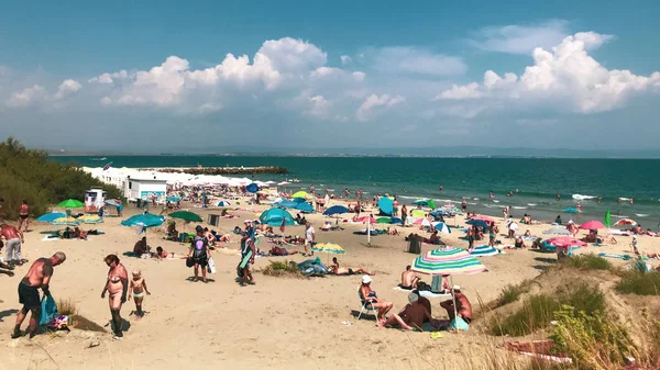Pomorie Bulgaria September 2018 Menschen Die Sich Strand Entspannen — Stockfoto