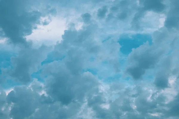 Σύννεφα Στον Ουρανό Έγχρωμη Εικόνα — Φωτογραφία Αρχείου