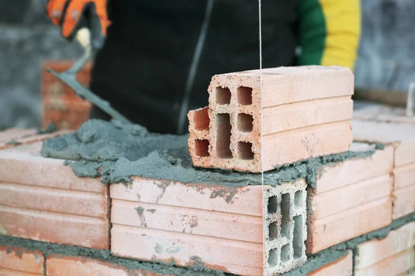 Industriële Metselaar Installeren Van Bakstenen Bouwplaats — Stockfoto