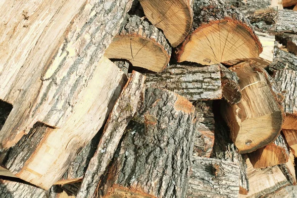 Haufen Gehäckseltes Brennholz Bild — Stockfoto