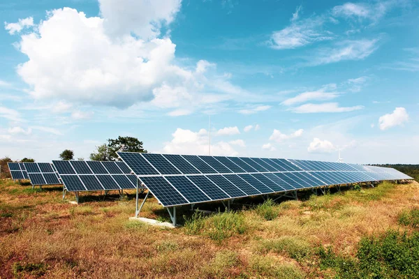 Doğadan Saf Yenilenebilir Enerji — Stok fotoğraf