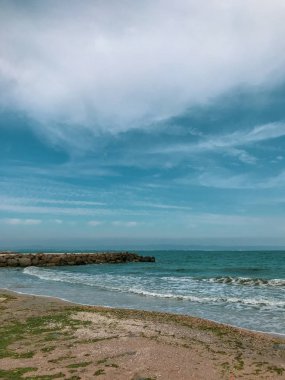 Bulgaristan 'ın Pomorie kentindeki Güzel Sahil ve İnanılmaz Deniz.