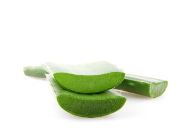 aloe vera bitkisi beyaz arkaplanda izole