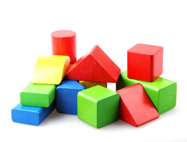 Tahta yapı taşları beyaz arkaplanda izole edildi