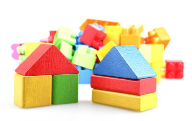 Plastik Oyuncak Blokları Oynayarak Öğrenmeyi Destekliyor