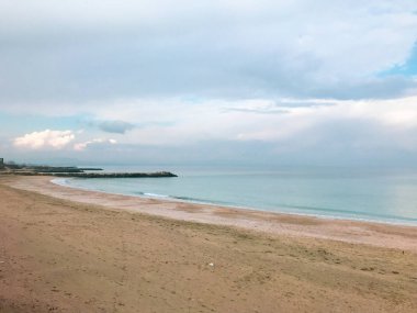 Bulgaristan 'ın Pomorie kentindeki Güzel Sahil ve İnanılmaz Deniz.