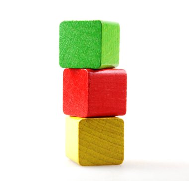 Beyaz Arkaplanda Renkli Ahşap Bloklar İzole Edildi