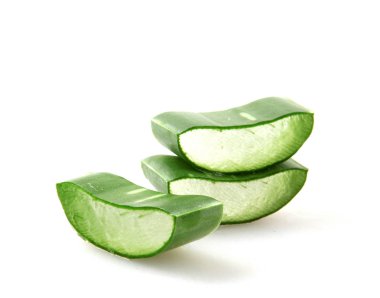 Aloe Vera 'nın Beyaz Arkaplandaki Kesiğinin Yakın Çekimi