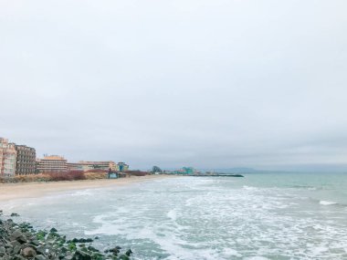 Bulgaristan 'ın Pomorie kentindeki Güzel Sahil ve İnanılmaz Deniz.