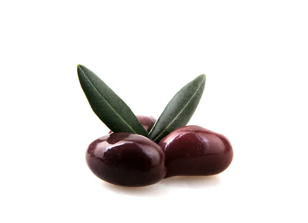 Schwarze Oliven Isoliert Auf Weißem Hintergrund — Stockfoto