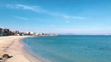 Bulgaristan 'ın Pomorie kentinde Mavi Gökyüzüne Karşı Deniz Manzarası.