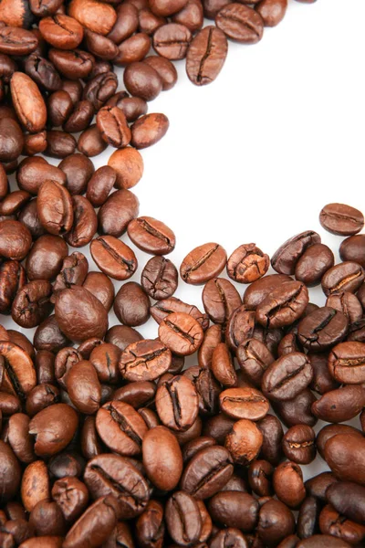 Beyaz Arka Planda Izole Kahve Çekirdekleri — Stok fotoğraf