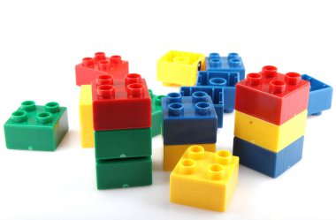 yapı taşları üzerinde beyaz izole