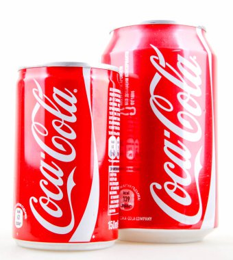Aytos, Bulgaristan - 28 Ocak 2014: coca-cola izole beyaz zemin üzerine. Coca-Cola Mağazalar, restoranlar ve otomatlar dünya çapında satılan gazlı bir içecek olduğunu.