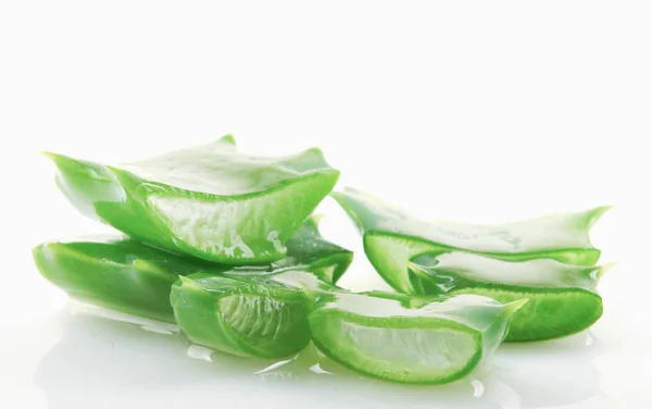 Aloe Vera Beyaz Arkaplanda — Stok fotoğraf