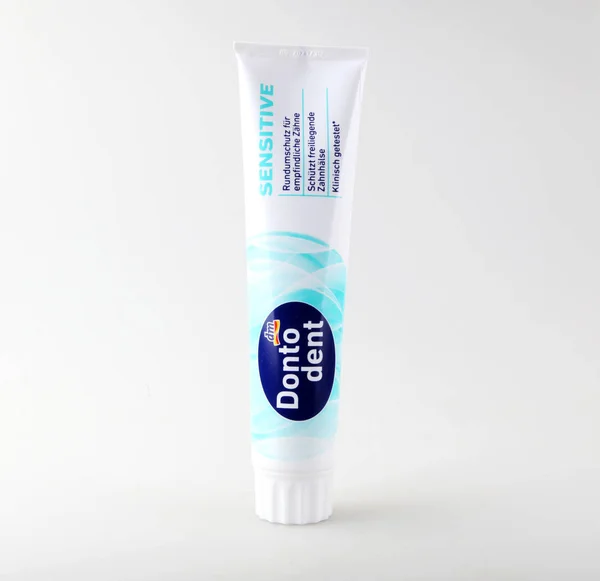Pomorie Bulgaria March 2019 Dontodent Sensitive Toothpaste Drogerie Markt Chain — Stock Photo, Image