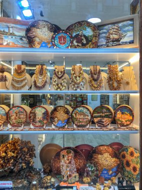 Odessa, Ukrayna - 30 Aralık 2017: Şehir merkezinde hediyelik eşya dükkanı.