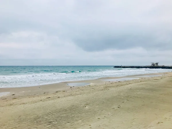 Vista Panorámica Del Mar Contra Cielo Azul Claro Luz Del —  Fotos de Stock