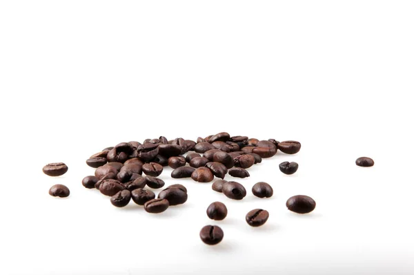 Pražená Kávová Zrna Izolované Bílém — Stock fotografie