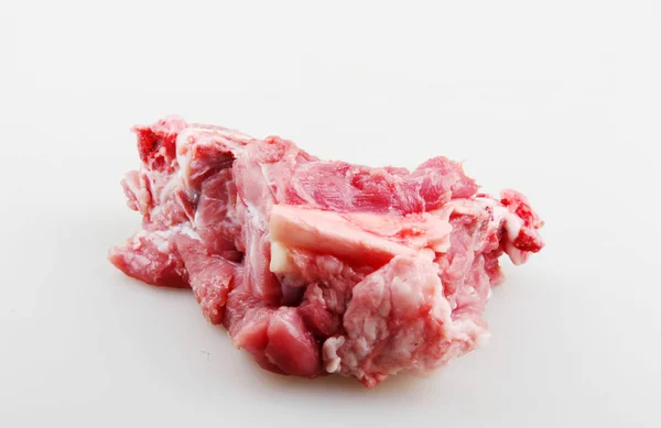 Frischfleisch Vor Weißem Hintergrund — Stockfoto