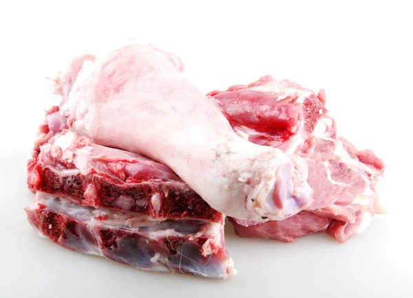 Carne Fresca Contra Fundo Branco — Fotografia de Stock