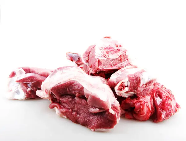 白い背景に対する新鮮な肉 — ストック写真