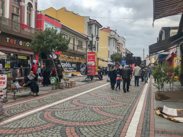 土耳其 Edirne 2019 人们参加市中心的周五市场 — 图库照片