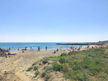 Pomorie, Bulgaristan - 05 Haziran 2019: Sahilde Dinlenen Ler.