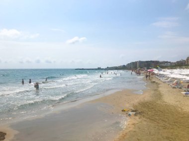Pomorie, Bulgaristan - 12 Haziran 2019: Sahilde Dinlenen Ler.