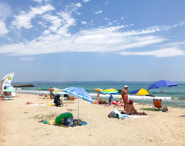 Pomorie Bulgaria June 2019 People Relaxing Beach — Stock Photo, Image