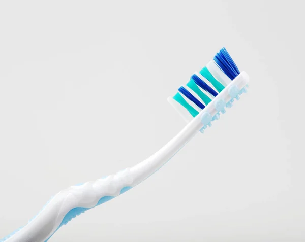 Beyaz Arka Plana Karşı Plastik Diş Fırçası — Stok fotoğraf