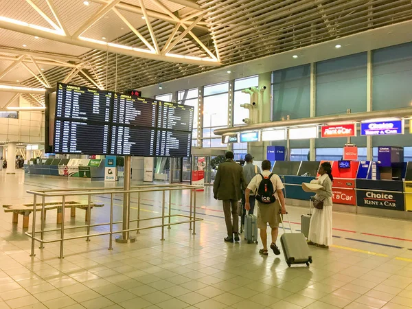 Sofía Bulgaria Julio 2019 Pasajeros Caminando Terminal Del Aeropuerto Sofía — Foto de Stock