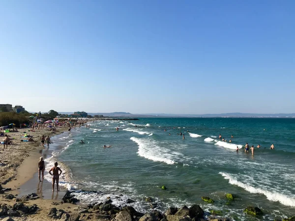 Pomorie Bulgária Setembro 2019 Pessoas Relaxando Praia — Fotografia de Stock