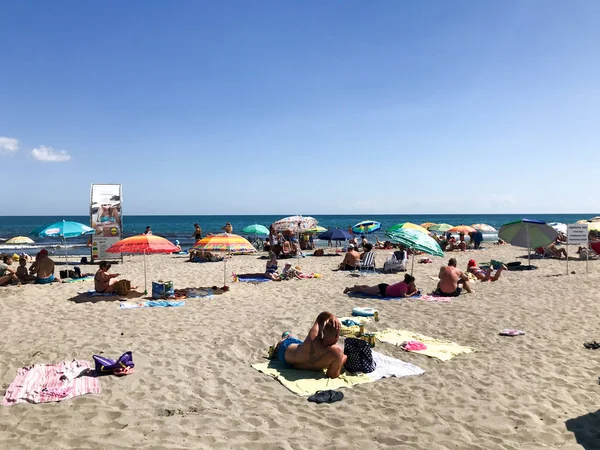 Pomorie Bulgaria September 2019 People Relaxing Beach — Stock Photo, Image